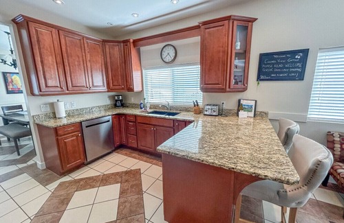 Okanagan-Similkameen Cottage | Explore Cherry View Cottage: Pet-Friendly with Top Ratings