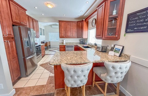 Okanagan-Similkameen Cottage | Explore Cherry View Cottage: Pet-Friendly with Top Ratings