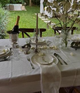 Aninoasa House | Cherry Vintage Home: Guest Rated 9.8 with Pool & Hot Tub