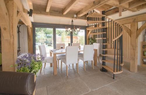 Upper Dicker House | Pet-Friendly Cherrystone Barn: Your Ideal Getaway