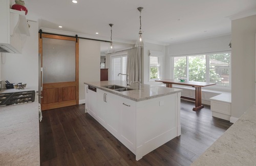 Exeter House | Cherrywood: Ocean View Retreat with Free EV Charging