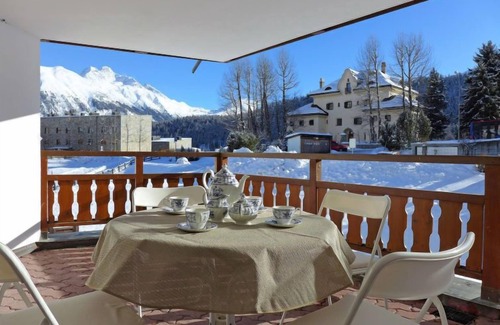 Celerina-Schlarigna Apartment | Discover Chesa Fuolla Verda A8: Pet-Friendly Lake Retreat