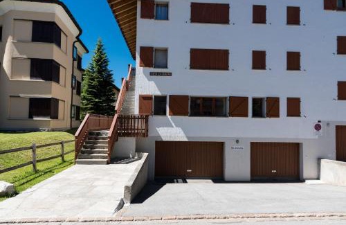 Celerina-Schlarigna Apartment | Pet-Friendly Retreat at Chesa La Giunfra, Celerina