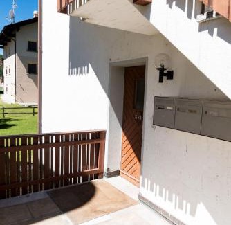 Celerina-Schlarigna Apartment | Pet-Friendly Retreat at Chesa La Giunfra, Celerina