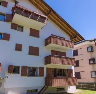 Celerina-Schlarigna Apartment | Pet-Friendly Retreat at Chesa La Giunfra, Celerina