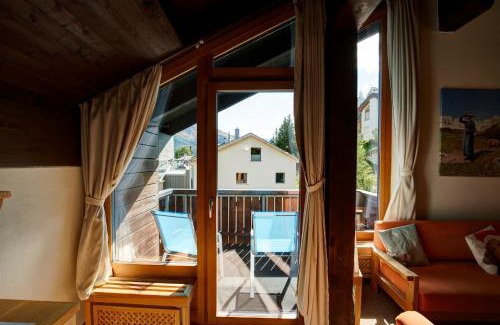 Silvaplana Apartment | Pet-Friendly Getaway at Chesa Munteratsch - 4-Star Comfort
