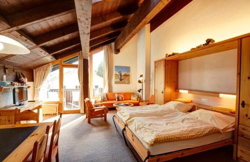 Silvaplana Apartment | Pet-Friendly Getaway at Chesa Munteratsch - 4-Star Comfort