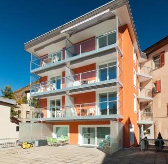 Pontresina House | Inviting Chesa Quadrella with Kitchenette & Mountain Access