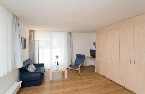 Pontresina House | Inviting Chesa Quadrella with Kitchenette & Mountain Access