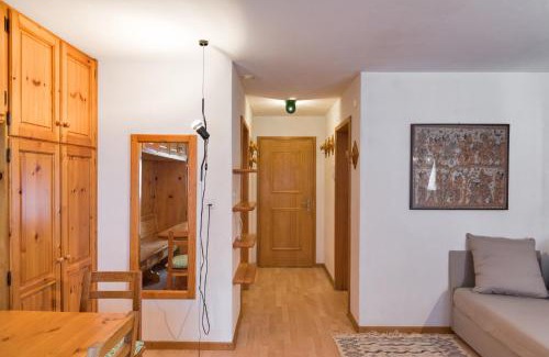 Celerina-Schlarigna Apartment | Family-Friendly Getaway at Chesa Tschierv - Celerina