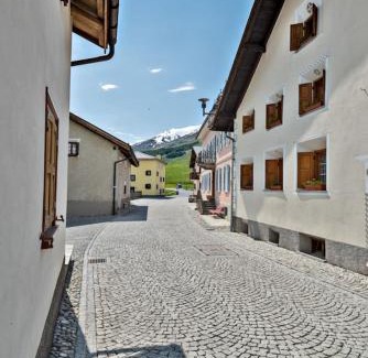 S-chanf Apartment | Family-Friendly Getaway at Chesa Violetta, S-chanf