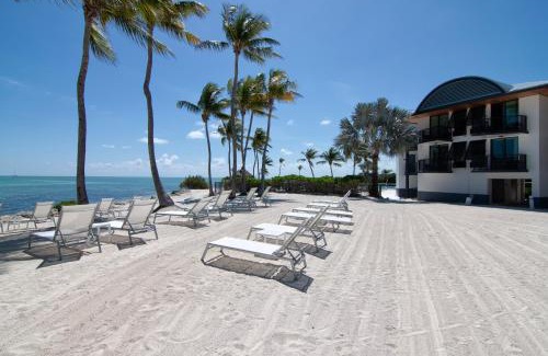 Islamorada Resort | Relaxing Chesapeake Beach Resort: Oceanfront Getaway Awaits