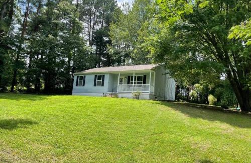 Port Republic House | Oceanfront Chesapeake Holiday House with Private Beach Access