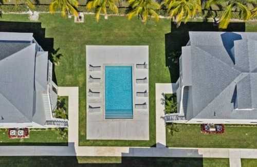 Palm Cay Apartment | Unforgettable Chesapeake Place in Palm Cay with Pool & Kitchen