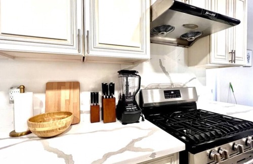 Garden Grove House | Cheshire · Spacious 4BR-Hot Tub, Disney, Convention, Beaches