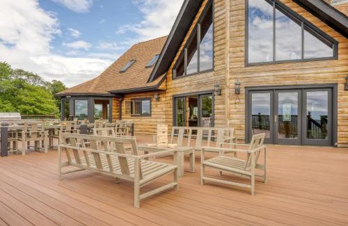 Hillsdale House | Chester by AvantStay: Secluded Retreat with Scenic Views