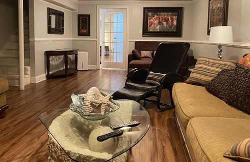 Chester Apartment | Cozy Chester Virginia Efficiency with Private Pool Access