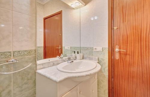 Haro Apartment | Chestnut 5: Family-Friendly Getaway with Top Ratings