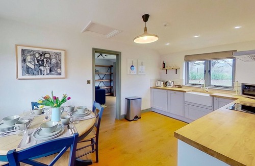 Winchcombe Cottage | Chestnut Cottage: Perfect for Families and Pet Lovers