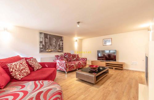 Maidenhead House | Chestnut Cottage: Idyllic Countryside Retreat with Parking