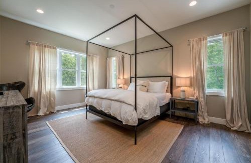 Pisgah Forest House | Inviting Chestnut Cottage with Kitchen in Sutton Knob