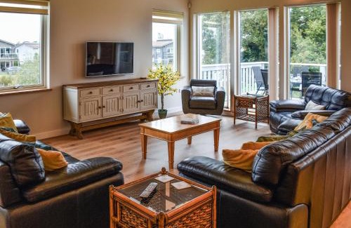Hopton House | Chestnut Cottage - Uk48294