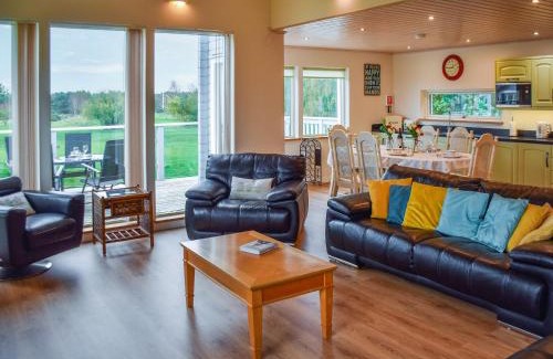 Hopton House | Chestnut Cottage - Uk48294