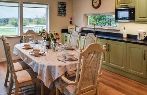 Hopton House | Chestnut Cottage - Uk48294