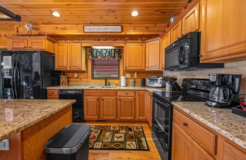 Maggie Valley Cabin | Scenic Mountain Views at Chestnut Lodge - Daily Elk Visits!