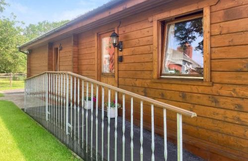 Pilling House | Family-Friendly Getaway at Chestnut Lodge Awaits You
