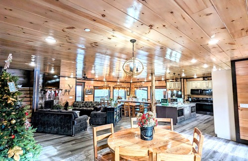 Sevierville Cabin | Guest Rated 9.8: Chestnut Oak Lodge with Pool & Theater
