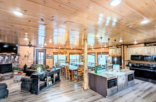 Sevierville Cabin | Guest Rated 9.8: Chestnut Oak Lodge with Pool & Theater