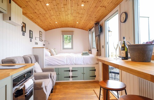 Oswestry Cottage | CHEVIOT, pet friendly, character holiday cottage in Oswestry