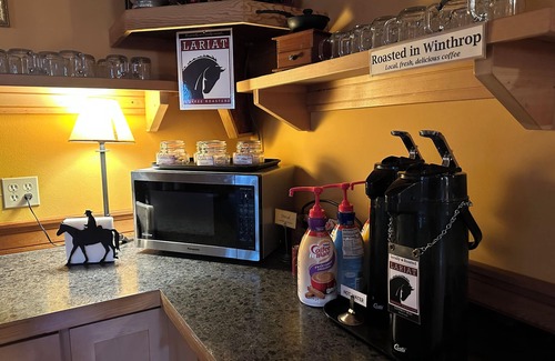 Winthrop Hotel | Cozy Chewuch Inn and Cabins: Spa & Family-Friendly Retreat