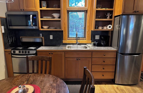 Winthrop Hotel | Cozy Chewuch Inn and Cabins: Spa & Family-Friendly Retreat
