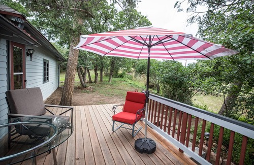 Broadmoor Cabin | Discover Cheyenne Canyon: Hiking & Spa Retreat Awaits!