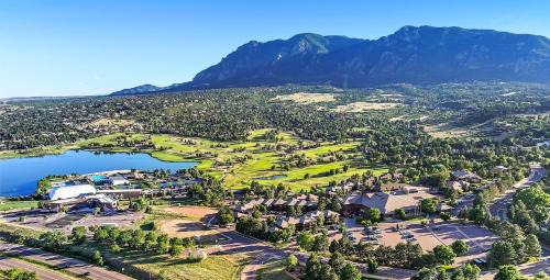Southwest Colorado Springs Resort | Relax at Cheyenne Mountain Resort, a Dolce by Wyndham