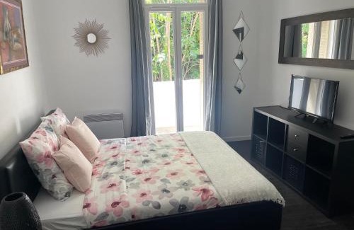 Saint-Lambert Apartment | Pet-Friendly Retreat at Chez Angy et Manu - Rated 9.3/10