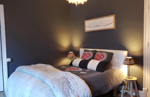 Cierp-Gaud House | Chez Anne: Cozy Retreat with Spa, Billiards & Garden