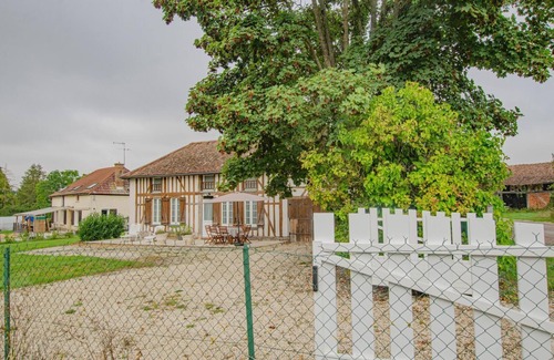 Onjon House | Chez Annie - Onjon Gîte: Perfect for Families and Pets