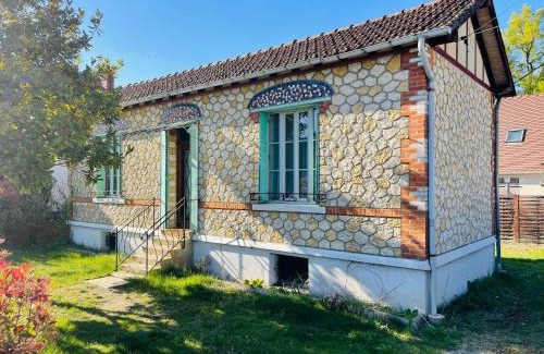 La Ferte-Saint-Aubin House | Discover Chez Arthur: Pet and Child Friendly Retreat