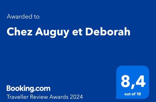 Valaar House | Guest Rated 9/10: Chez Auguy et Deborah with Hot Tub