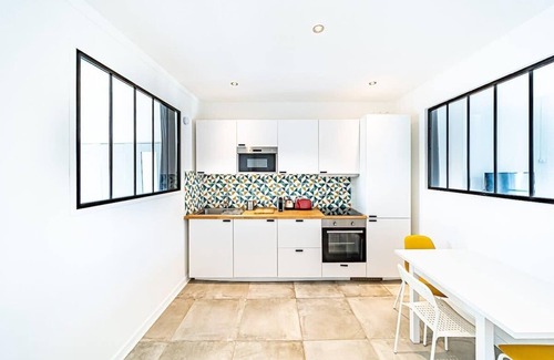 Gerland Apartment | Cozy Stay at Chez Baptiste - Ideal for Families & Kitchen Use