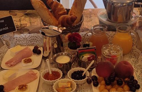 Sorgues Bed & Breakfast | Exceptional Stay at Chez Brigitte with Private Pool Access