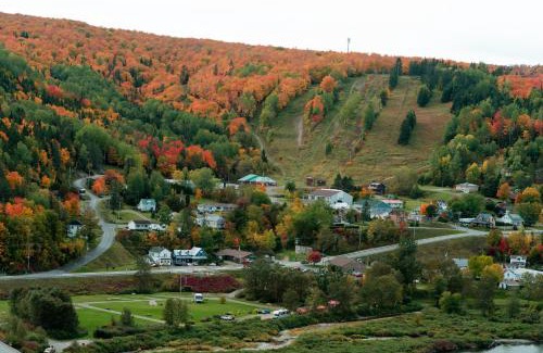 Matapedia Hotel | Family-Friendly Retreat at Chez Casimir with Dining Options
