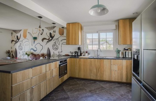 Villers-sur-Mer House | Inviting Chez Clémence: Family-Friendly Home with Pool