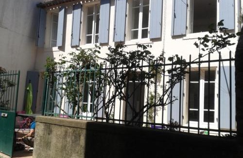 Montolieu House | Delightful Chez Clémentine: Family-Friendly Dining Awaits