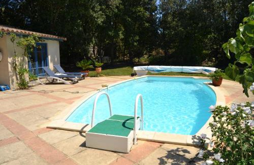 Ventenac-Cabardes House | Relaxing Retreat at Chez Claudie et Jacques with Pool Access