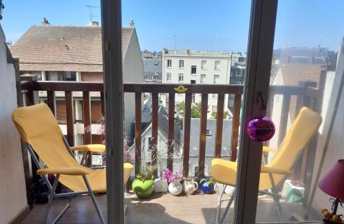 Deauville City Centre Apartment | Charming Chez Coco: Family-Friendly Stay in Triangle d'Or