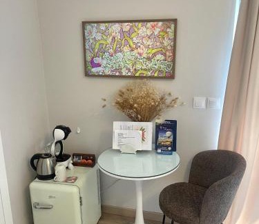 Saint-Cyr-les-Champagnes House | Chez Délicia chambre d'hôte